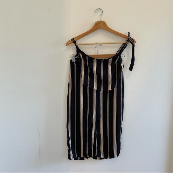 Reformation Gramercy Two Piece Set - Picture 2 of 7